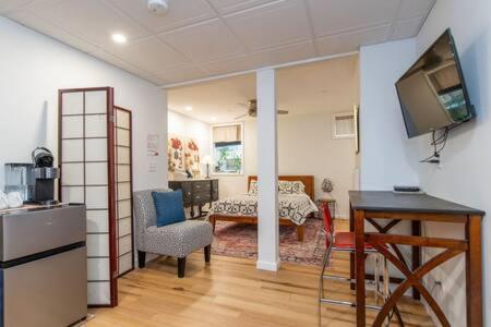 Cozy Private Apt Near Downtown برلينغتون المظهر الخارجي الصورة