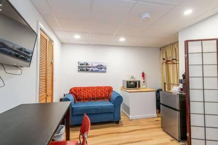 Cozy Private Apt Near Downtown برلينغتون المظهر الخارجي الصورة